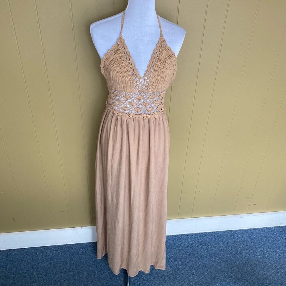 Lil better women M brand new open back maxi dress w/halter crochet top tan
